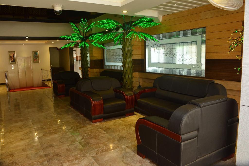 Hotel Pams Майладутурай Екстериор снимка
