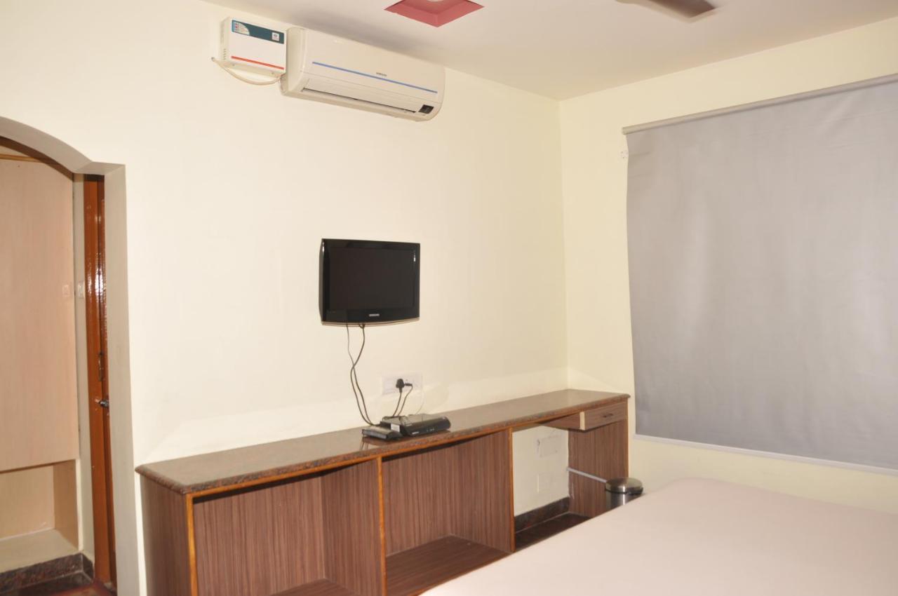 Hotel Pams Майладутурай Екстериор снимка
