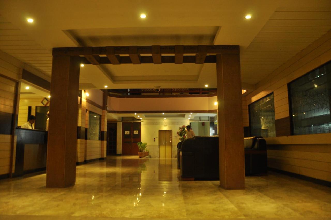 Hotel Pams Майладутурай Екстериор снимка
