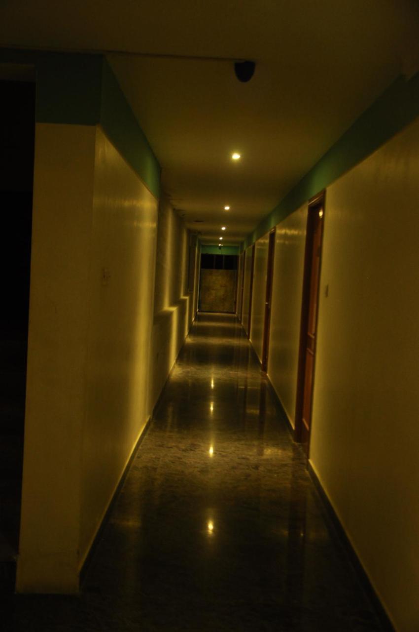 Hotel Pams Майладутурай Екстериор снимка