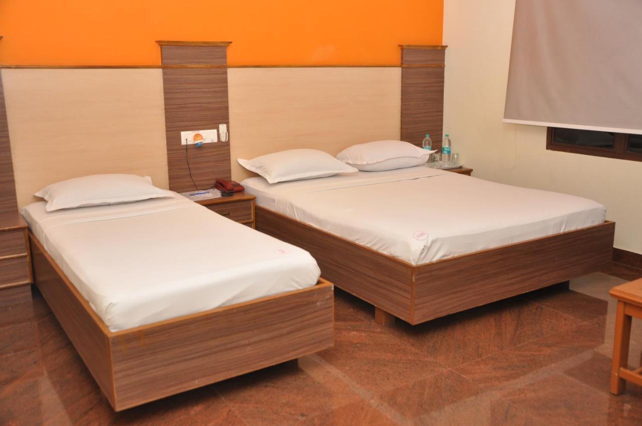 Hotel Pams Майладутурай Екстериор снимка