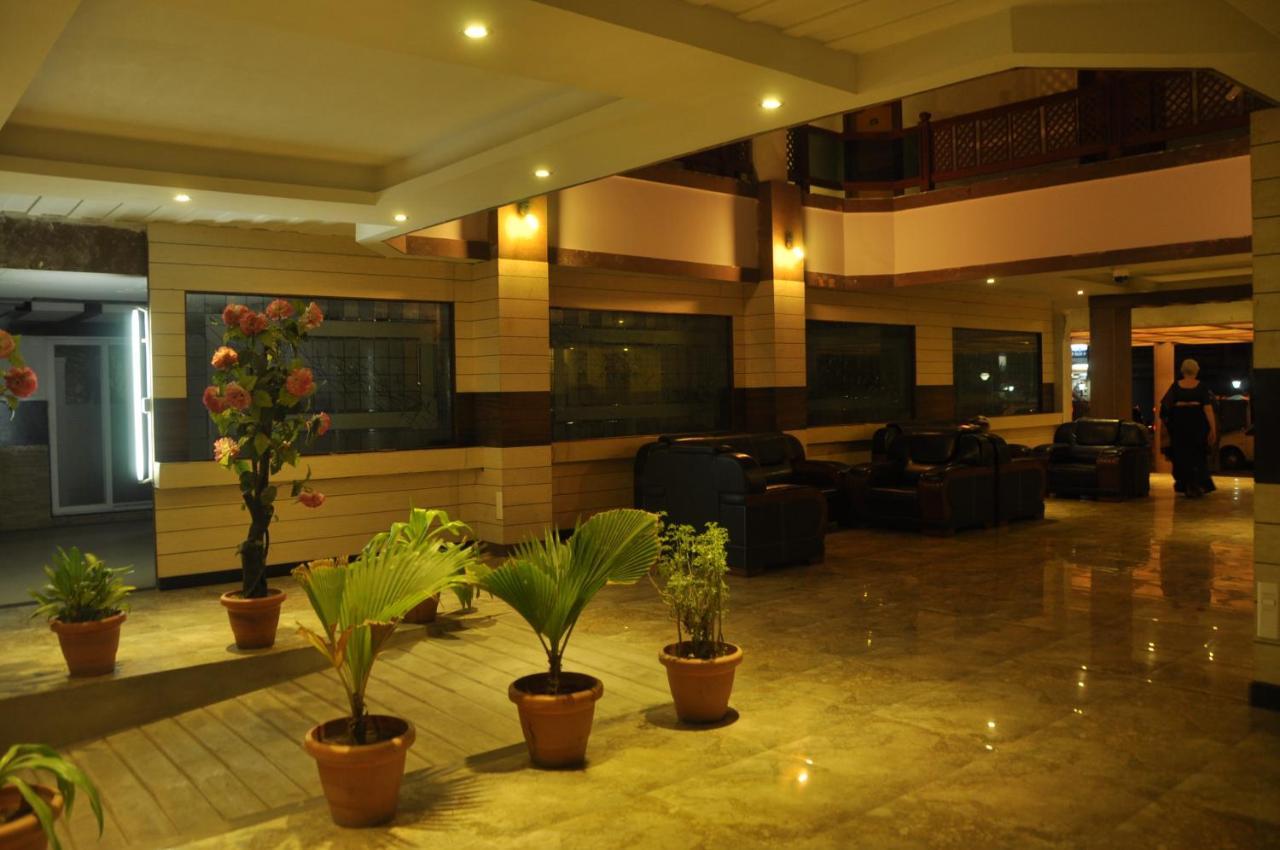 Hotel Pams Майладутурай Екстериор снимка