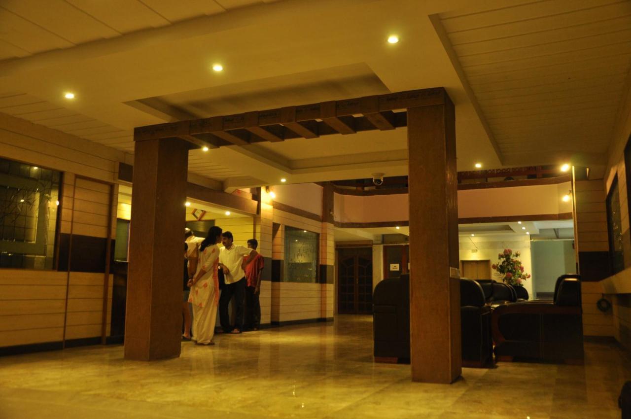 Hotel Pams Майладутурай Екстериор снимка